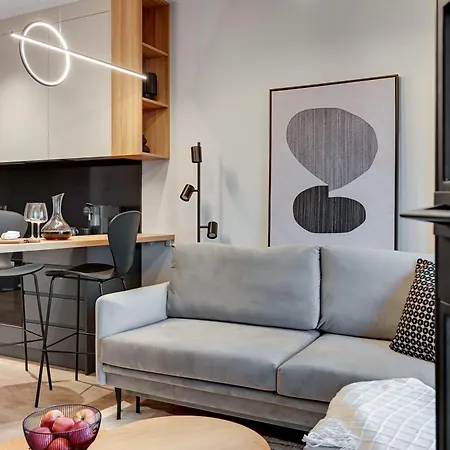 Old Town Scala G Premium With Parking By Lion *