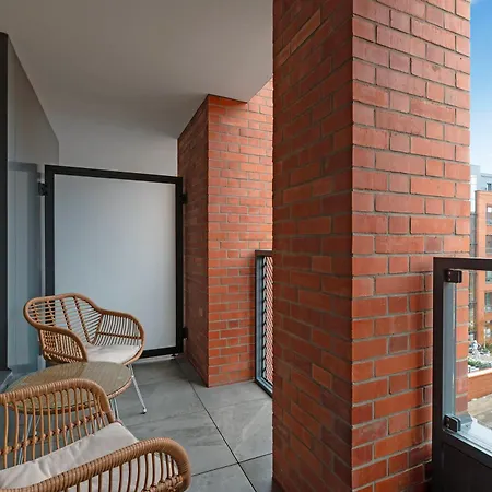 Old Town Scala G Premium With Parking By Lion *