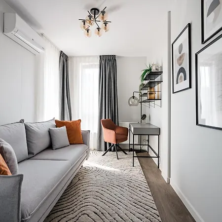 Old Town Scala G Premium With Parking By Lion