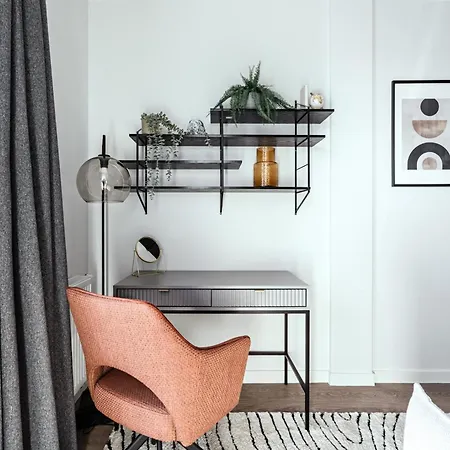 Old Town Scala G Premium With Parking By Lion *