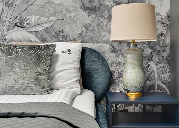 Old Town Scala G Premium With Parking By Lion *