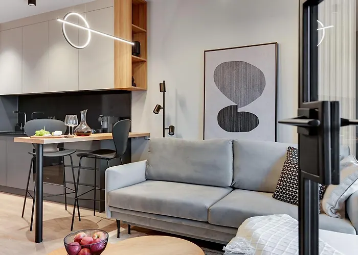 Old Town Scala G Premium With Parking By Lion *