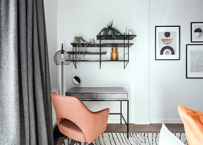 Old Town Scala G Premium With Parking By Lion *